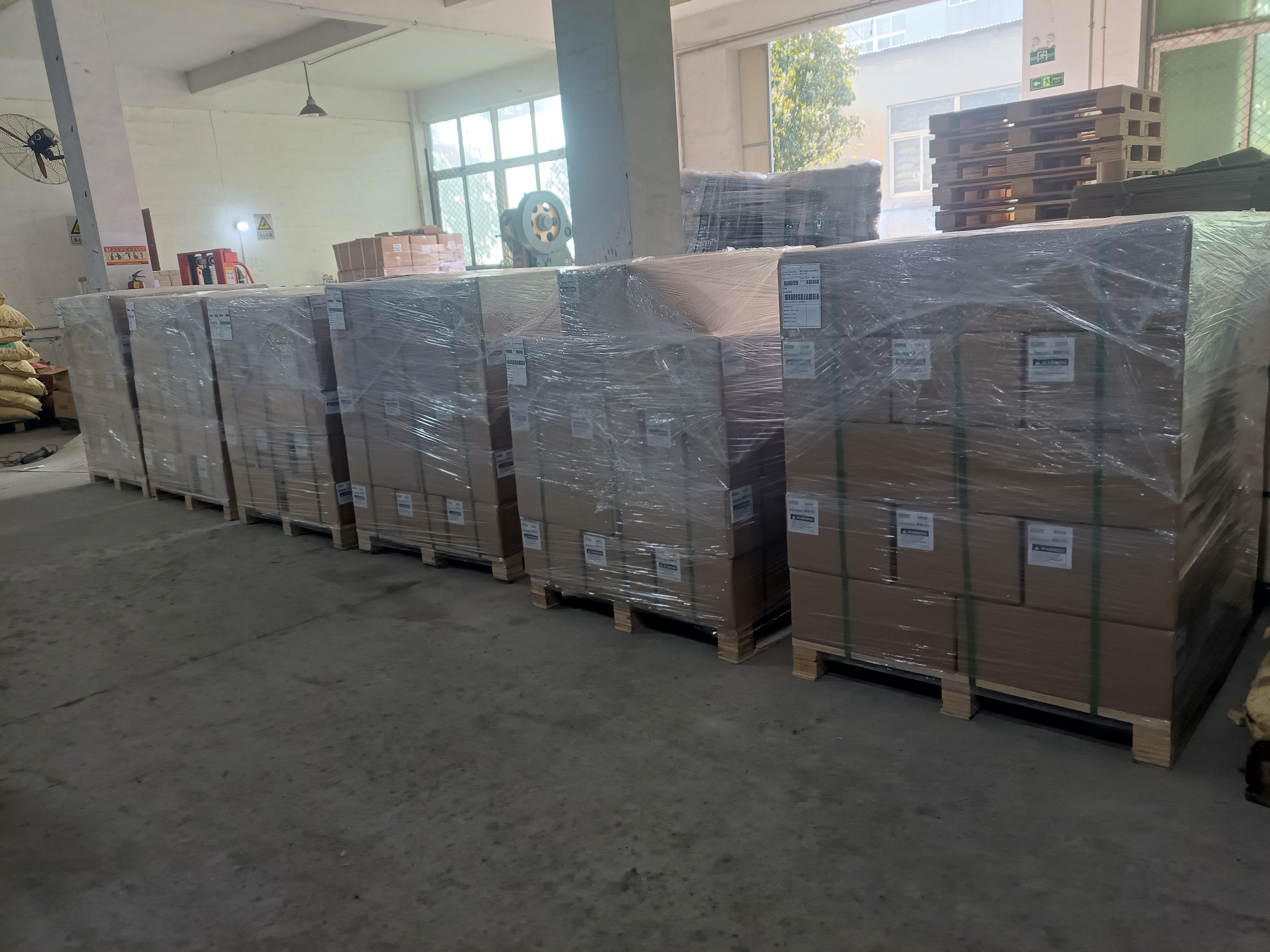 Cúpláin camlock a sheoladh